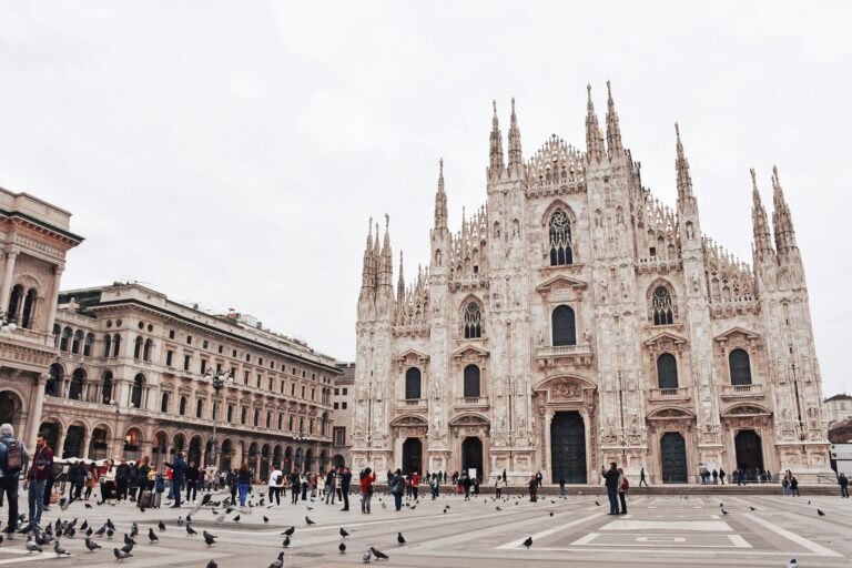 Reisstel.nl | Italië Stedentrip Milaan - Bezienswaardigheden Milaan | Header Hero | Daryan Shamkhali via Unsplash