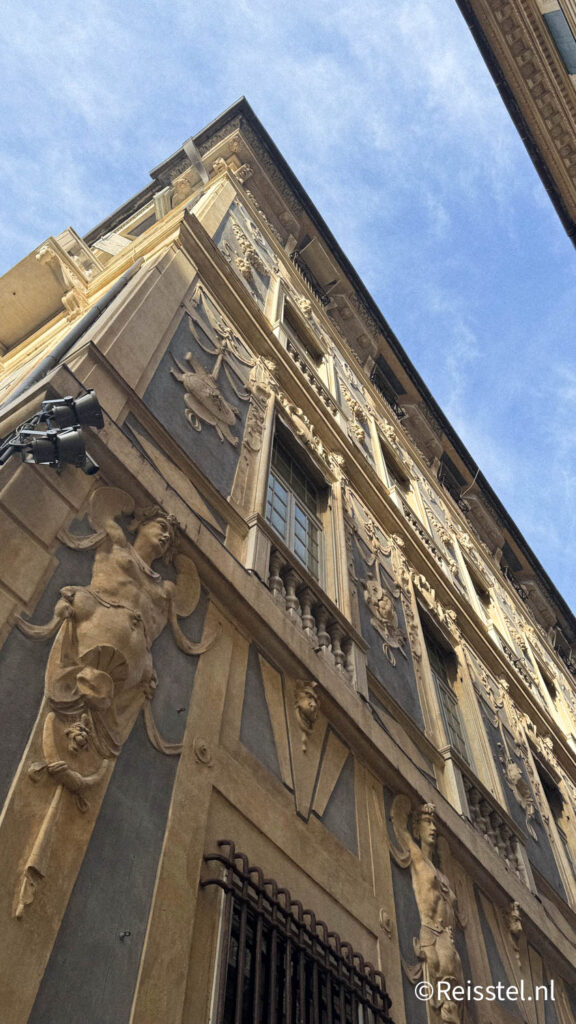 Bezienswaardigheden Genua | oude gebouwen in centrum