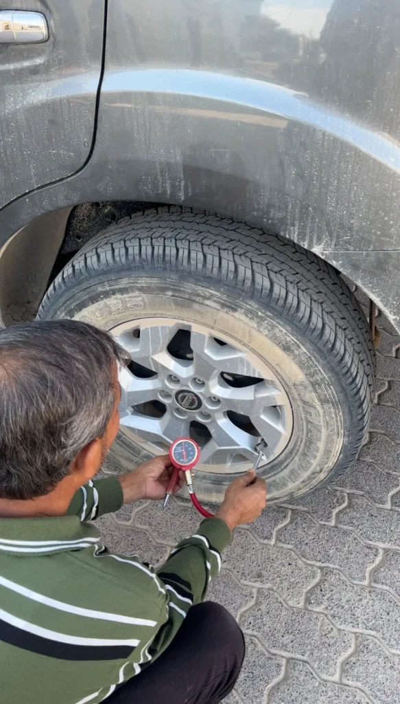 Reisstel.nl | Wildkamperen in Oman met 4×4 en daktent: onze ervaring & praktische tips Banden laten leeglopen of oppompen in Oman